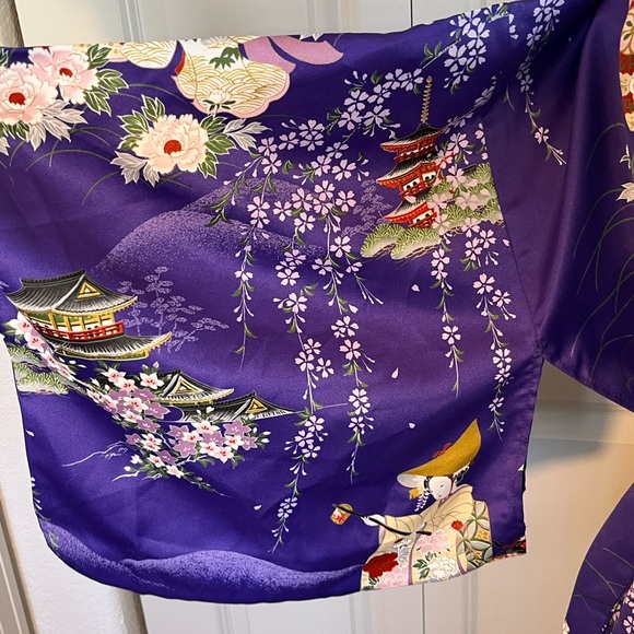 Purple Geisha Kimono - Picture 3 of 5